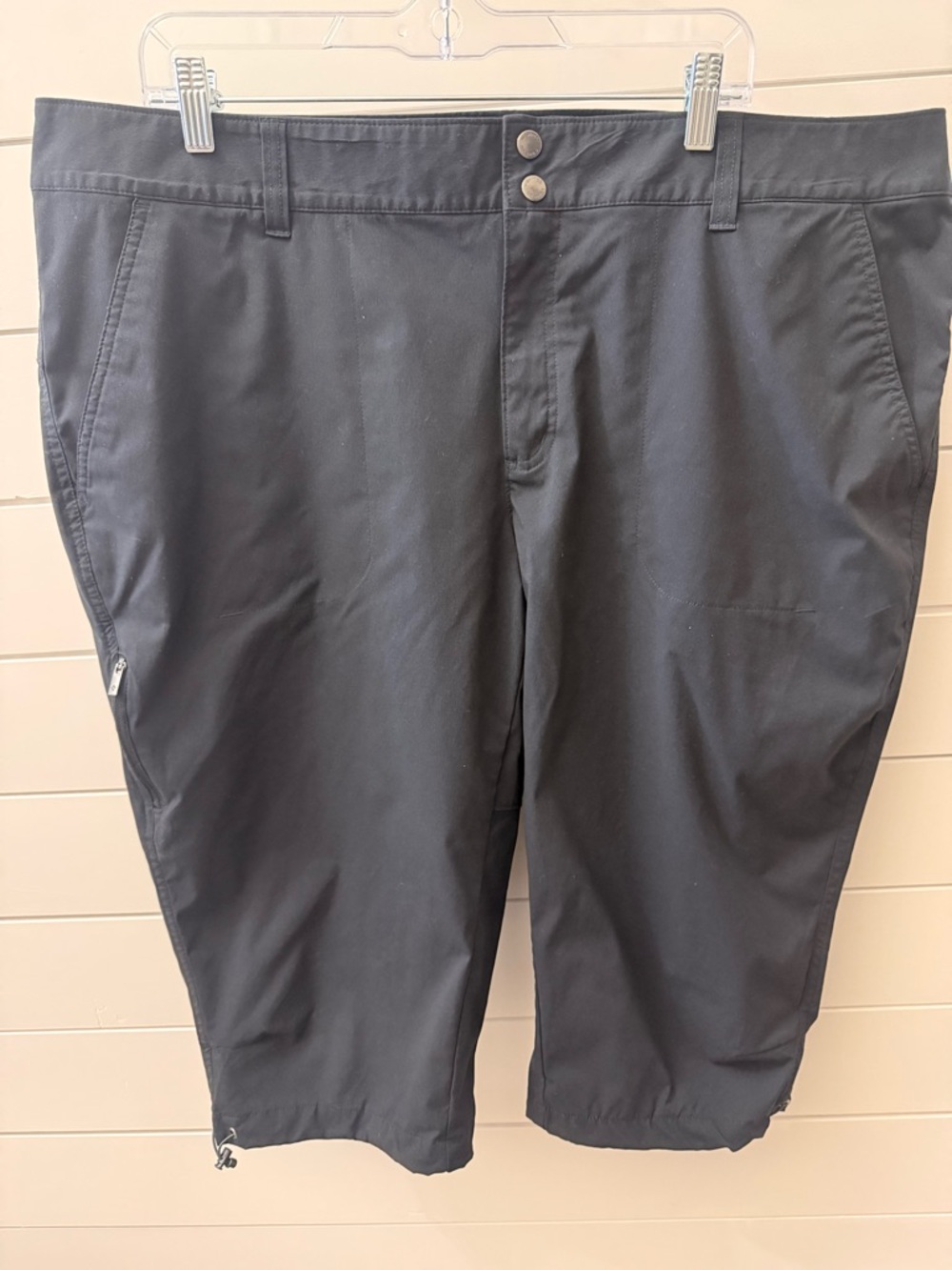 Columbia Women's Charcoal Black Stretch Capris - Picture 5 of 7